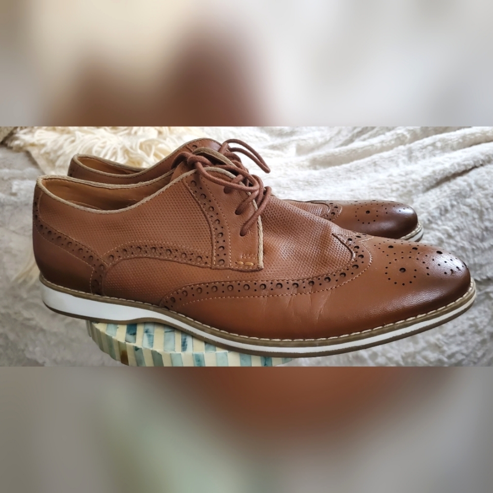 Kenneth Cole Reaction Weiser oxford dress shoe. Size 11.5 Men